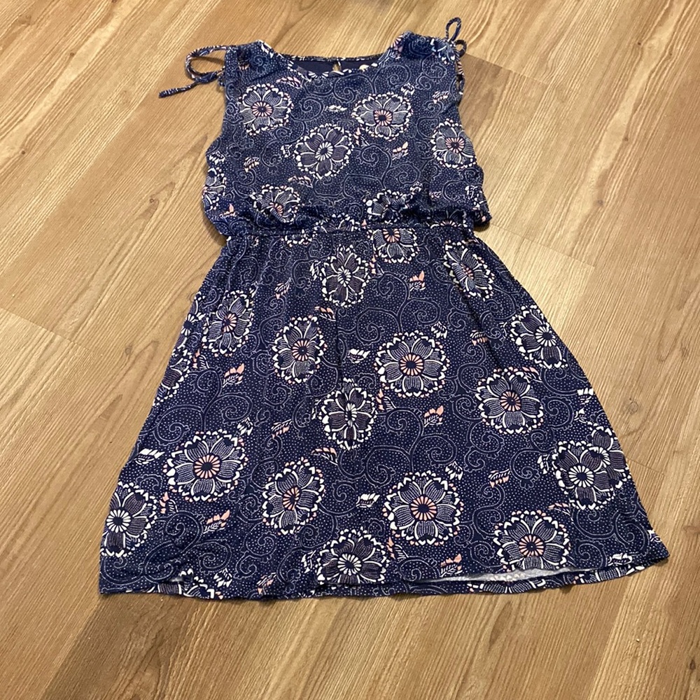 Ladies Medium Left Dress